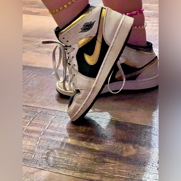 White/Gold/Black Air Jordan 1 6Y, Very Used, Still good Cleanable, Custom laces! - Picture 1 of 3